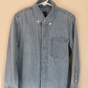 GAP Boys Light Denim Button-Up Shirt | Size S (6–7) | NWOT